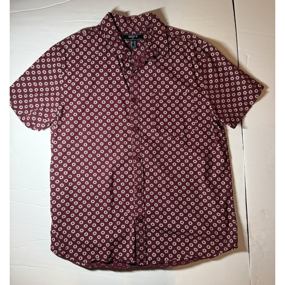FOREVER 21 Men's Geometric Button-Up Shirt Red White Short Sleeve XL